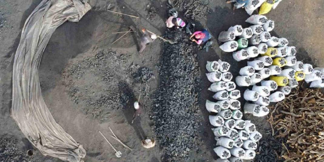 Ateş başında nöbet, toz içinde mesai! Toroslarda zorlu geçim kaynağı: Birçok ailenin ekmek kapısı oluyor 1